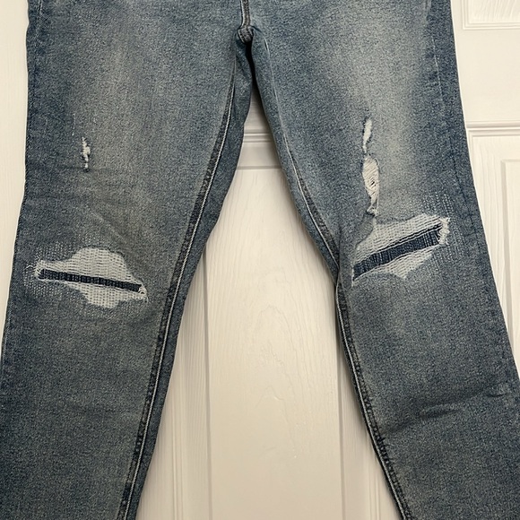 Old Navy rockstar Jean - Picture 2 of 4